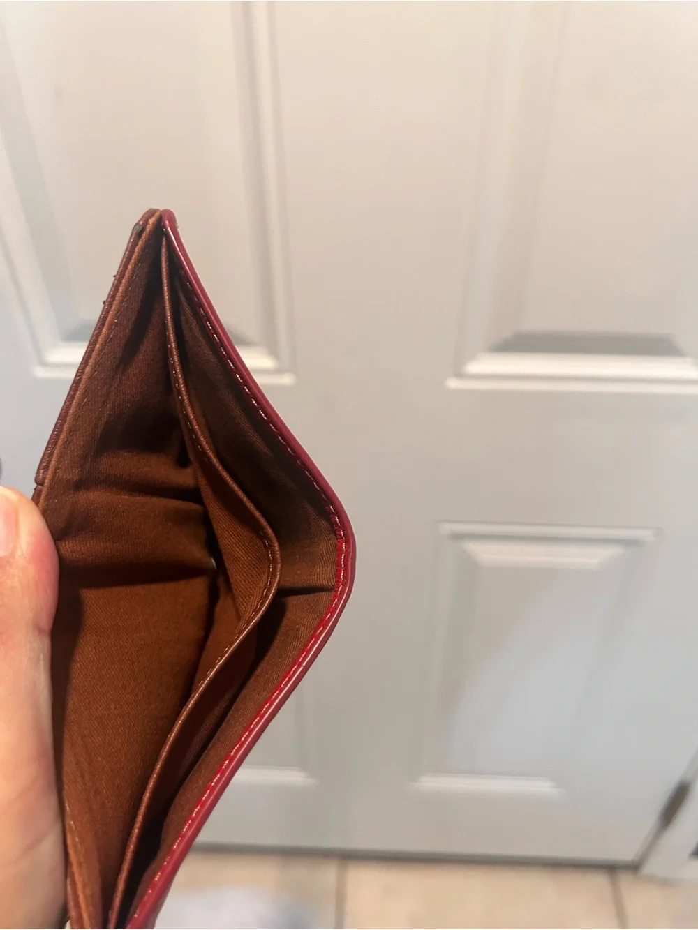 Subcategory identification for men's accessory image